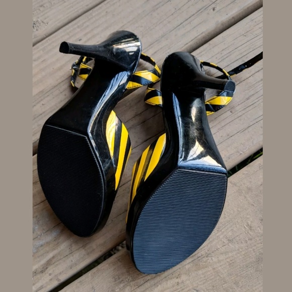 Sold - Picture 3 of 6